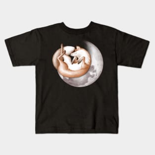 Cute fox sleeping on the moon. Kids T-Shirt